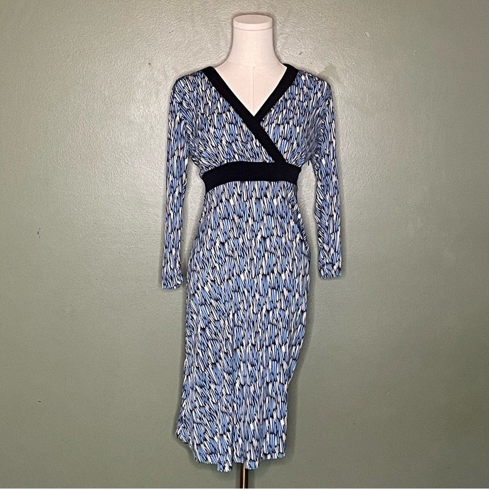 2000’s blue and white print midi dress with black trim and 3/4 sleeves